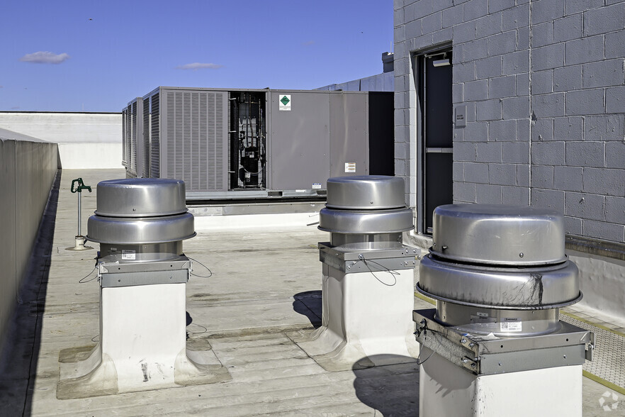 More Photos Of 2505 Bruckner Blvd, Bronx Warehouse For Lease