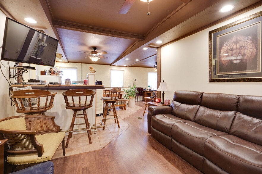 More Photos Of 46 Jefferson St, Brookville Storefront Retail Residential For Sale