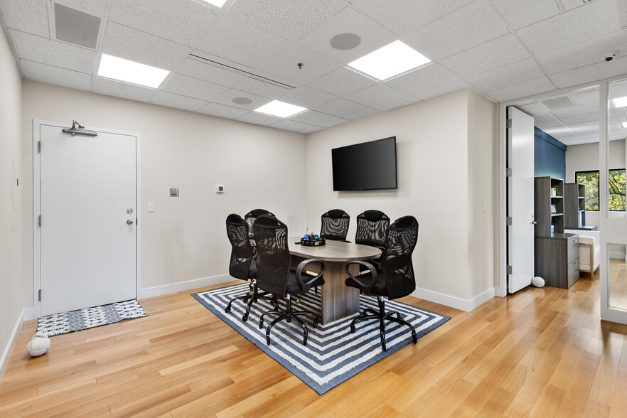 More Photos Of 63 Shore Rd, Winchester Medical For Sale