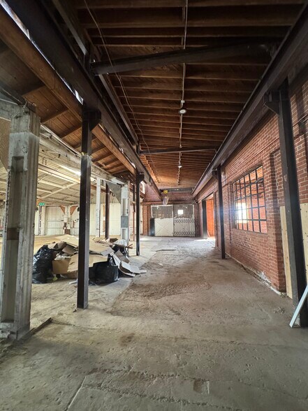 More Photos Of 1623 Nadeau St, Los Angeles Manufacturing For Lease