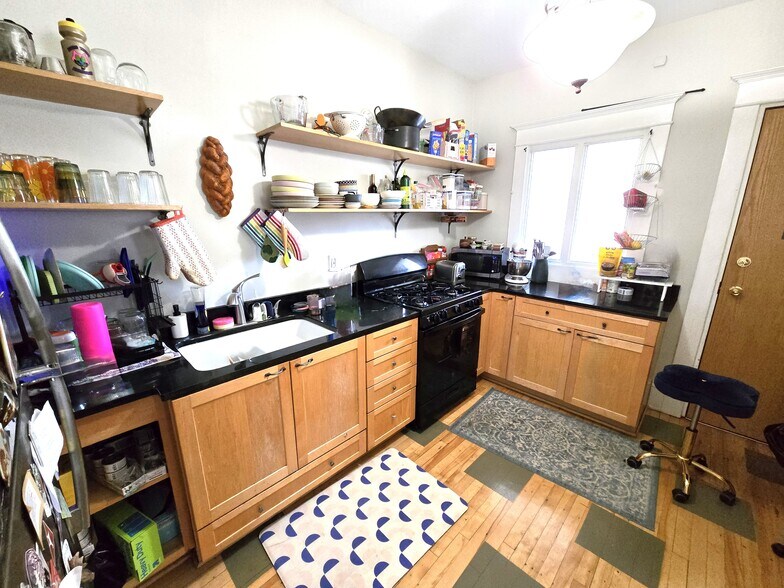 More Photos Of 2409 S Lyndale Ave, Minneapolis Multifamily For Sale