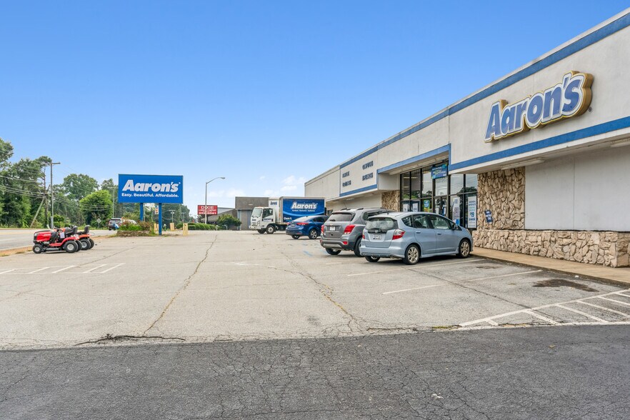 More Photos Of 1308 E Main St, Easley Freestanding For Sale