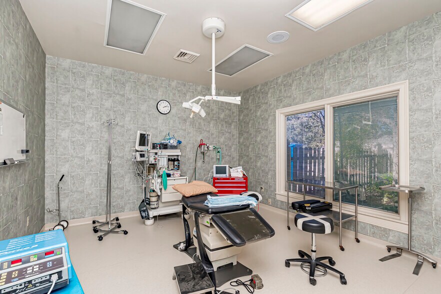 More Photos Of 8425 Cumberland Pl, Baton Rouge Medical For Lease