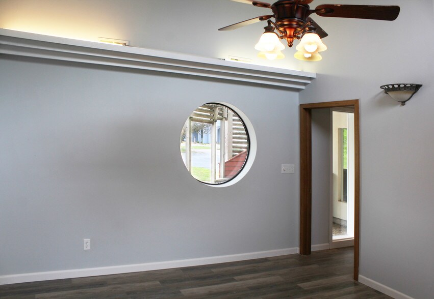 More Photos Of 1102-1108 Poplar Pl, Rogers Medical For Lease