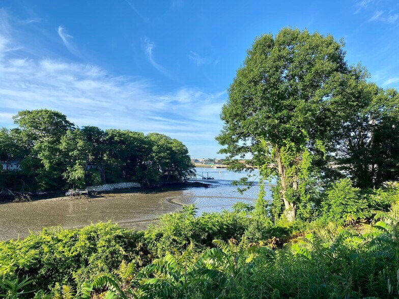 More Photos Of 19 Bridge St, Kittery Coworking Space