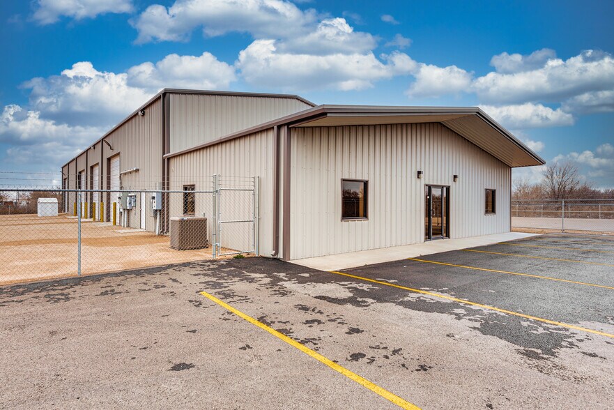 More Photos Of 3017 W County Road 115, Midland Warehouse For Lease