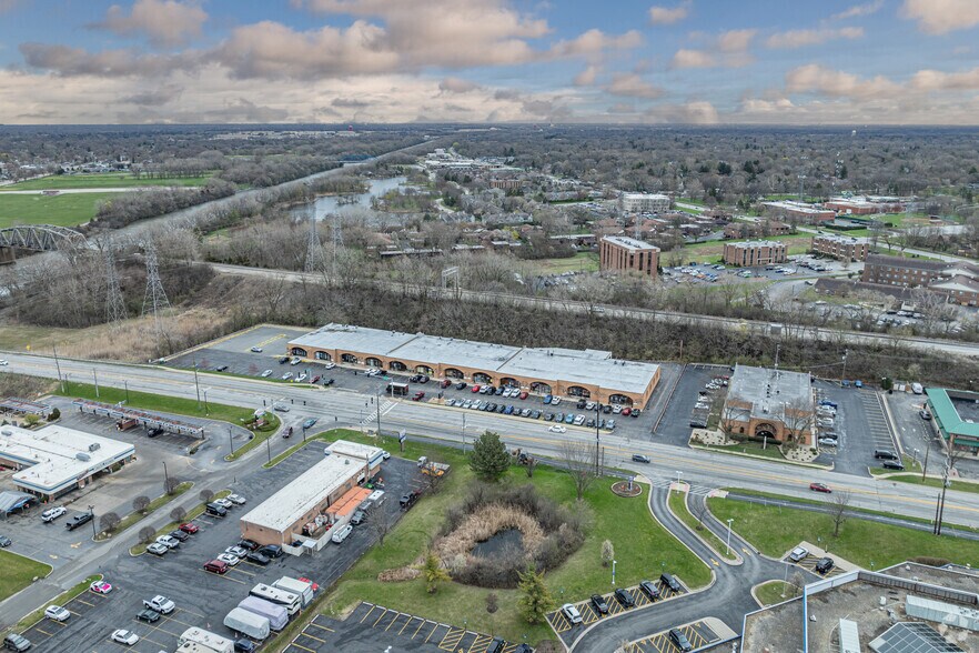 More Photos Of 11721-11761 Southwest Hwy, Palos Heights General Retail For Lease