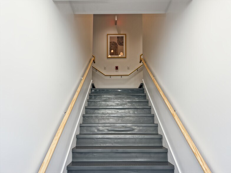 More Photos Of 474 N Franklin St, Holbrook Coworking Space