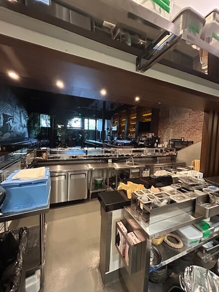 More Photos Of 6523-6529 Hollywood Blvd, Los Angeles Storefront For Lease