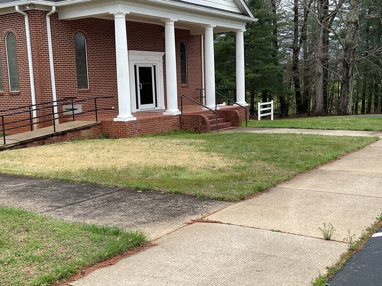 More Photos Of 291 Klondike Rd, State Road Religious Facility For Sale