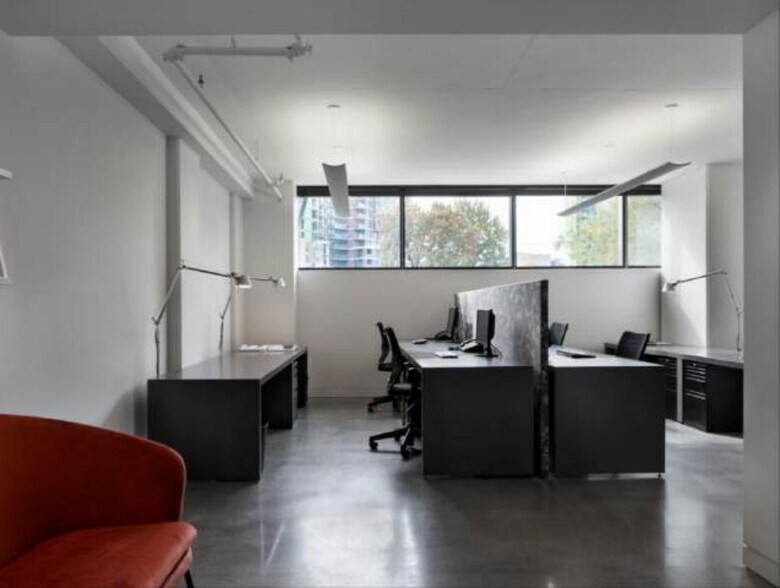 More Photos Of 1195 Rue Wellington, Montréal Office For Sale