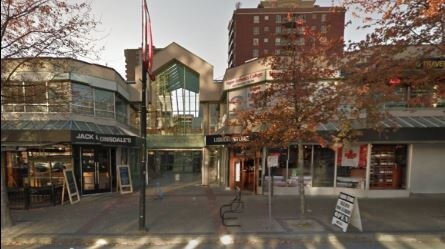 More Photos Of 1433 Lonsdale Ave, North Vancouver Storefront For Sale