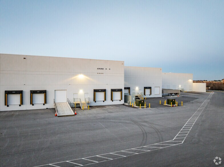 More Photos Of 4931 Executive Ct S, Frederick Unknown For Lease