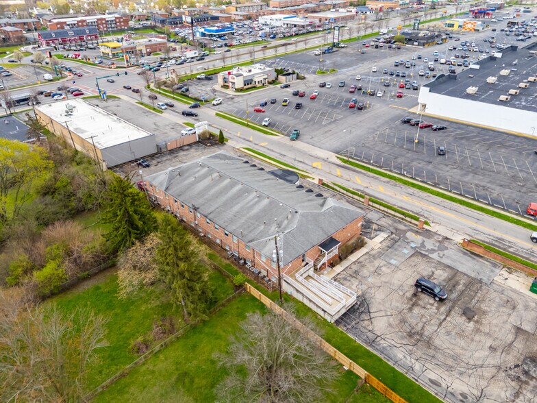 More Photos Of 50 Old Village Rd, Columbus Office For Lease