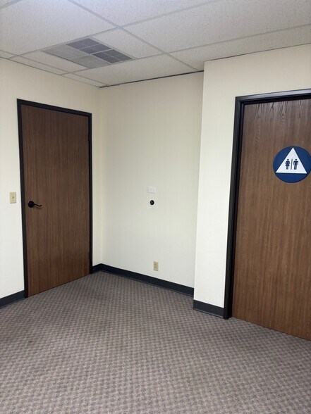 More Photos Of 9528 E Rush St, South El Monte Manufacturing For Lease