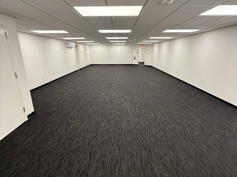 More Photos Of 20612 Highway 99, Lynnwood Unknown For Lease