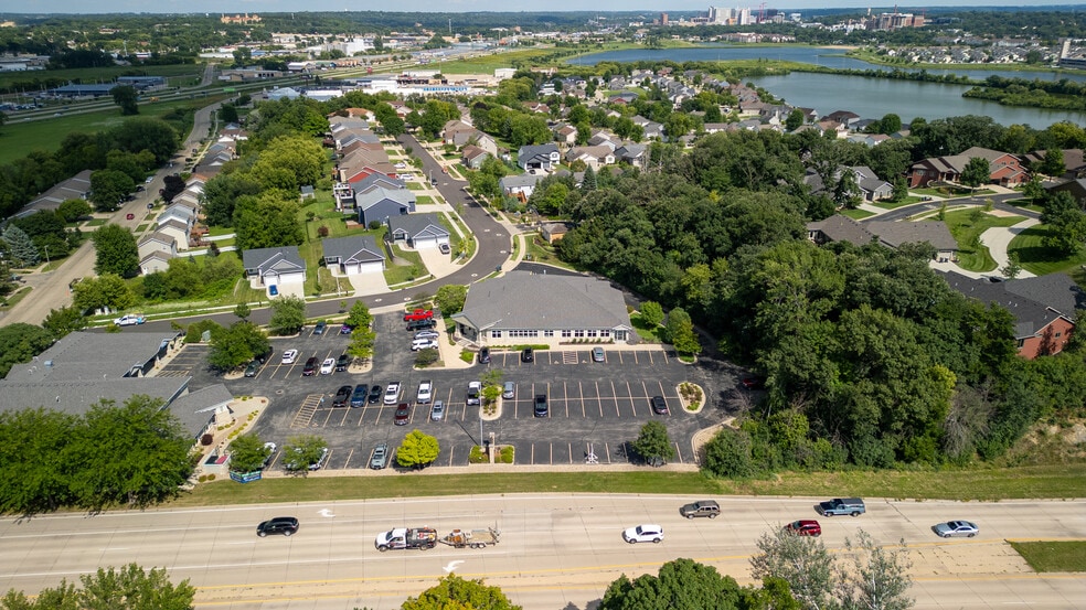 More Photos Of 3420 Lakeridge Pl NW, Rochester Office For Lease