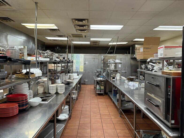 More Photos Of 421 Penn Ave, West Reading Restaurant For Lease