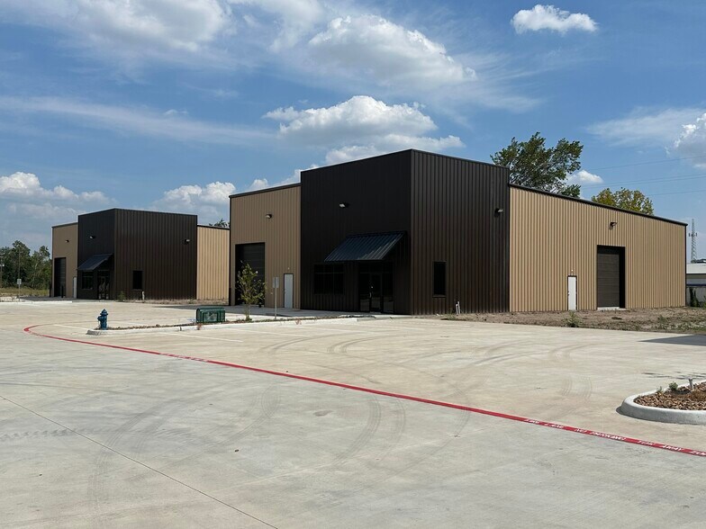 Primary Photo Of 2831 S Houston Ave, Humble Warehouse For Sale
