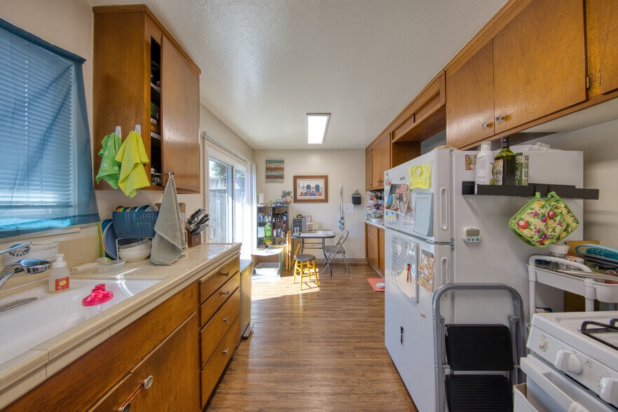 More Photos Of 24039 Park St, Hayward Apartments For Sale