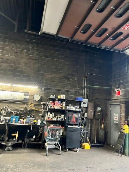 More Photos Of 1366-1368 Ralph Ave, Brooklyn Warehouse For Lease