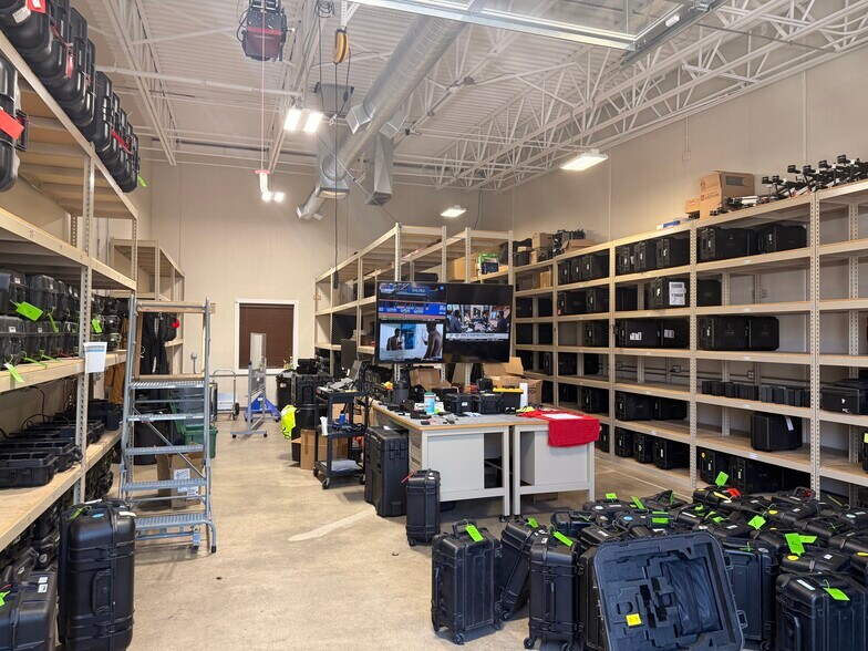 More Photos Of 725 E Main St, Westfield Light Manufacturing For Sale