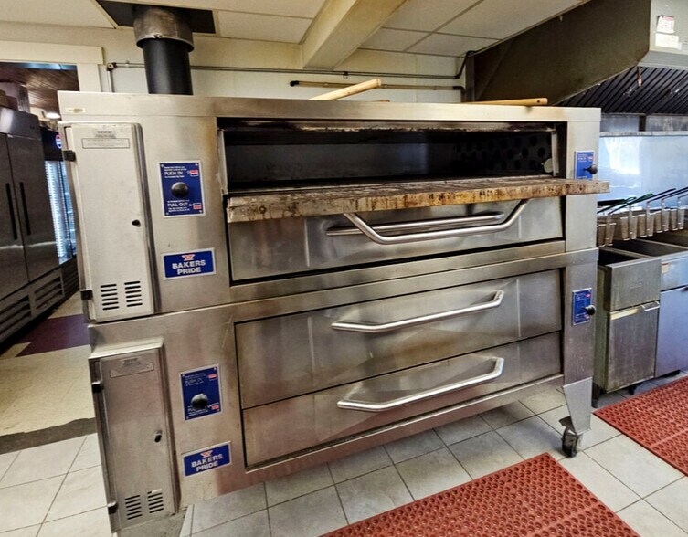More Photos Of 181 Waterville Rd, Belfast Restaurant For Lease