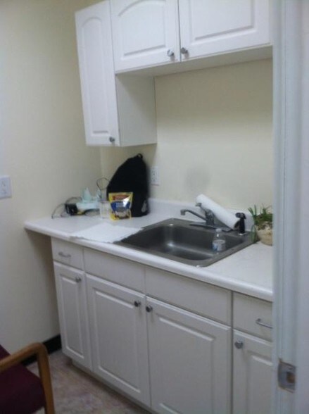 More Photos Of 30 Bridge St, New Milford Storefront Retail Office For Lease