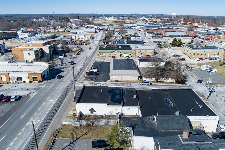 More Photos Of 142 West Ave, Crossville Medical For Sale