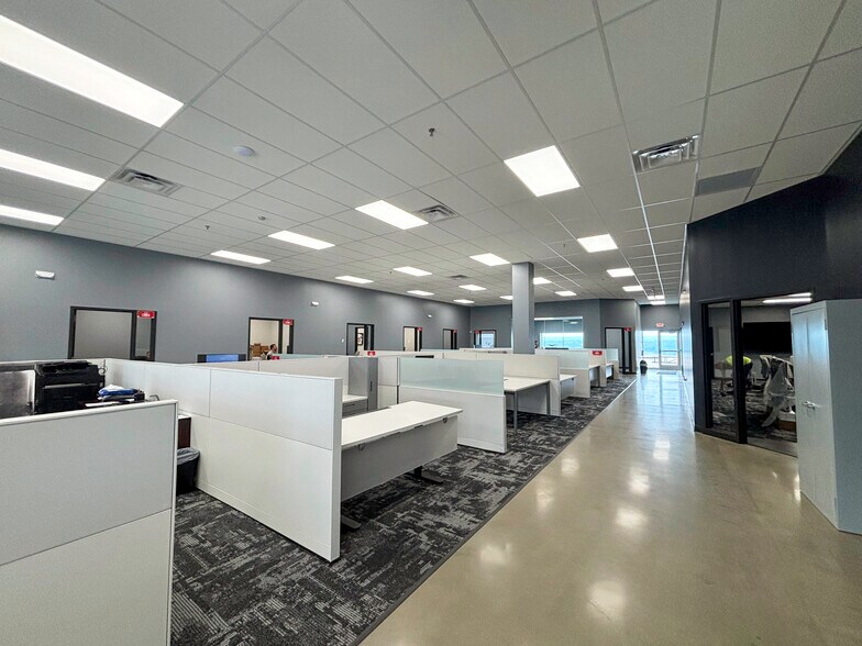 More Photos Of 5638-5772 Transportation Blvd, Garfield Heights Unknown For Lease