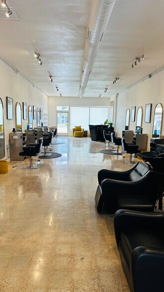 More Photos Of 5701-5707 La Jolla Blvd, La Jolla Freestanding For Lease