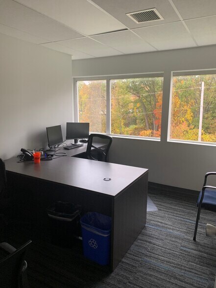 More Photos Of 300 Toll Gate Rd, Warwick Medical For Lease