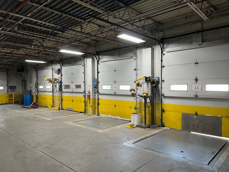 More Photos Of 1600 Wabash Ave, Fort Wayne Distribution For Lease