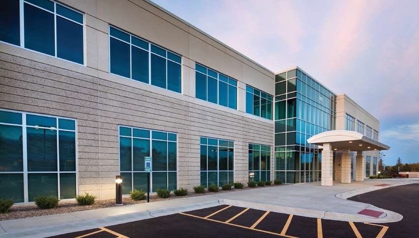Primary Photo Of 1025 Red Oak Ln, Lindenhurst Medical For Lease