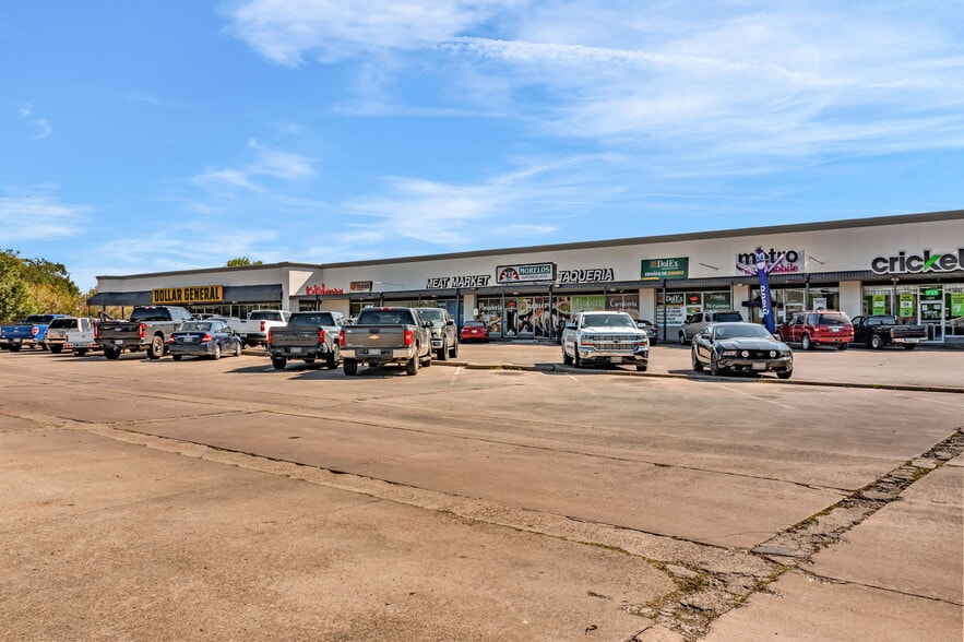 More Photos Of Lone Tree @ Lone Tree & Ben Jordon St., Victoria Unknown For Lease