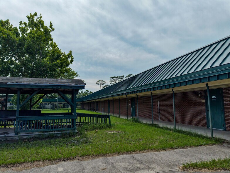 More Photos Of 502 N Center St, Perry Schools For Sale