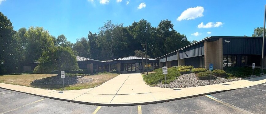 Primary Photo Of 2831 Dexter Dr, Elkhart Office For Sale