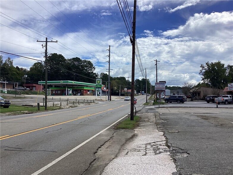 More Photos Of 540 E Church St, Jasper Auto Repair For Sale