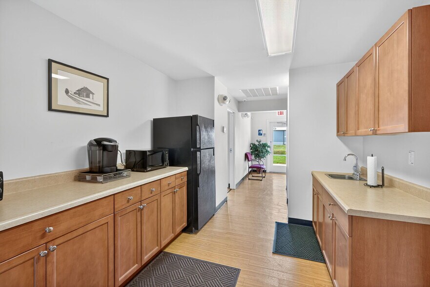 More Photos Of 6614 Ruppsville Rd, Allentown Office For Lease