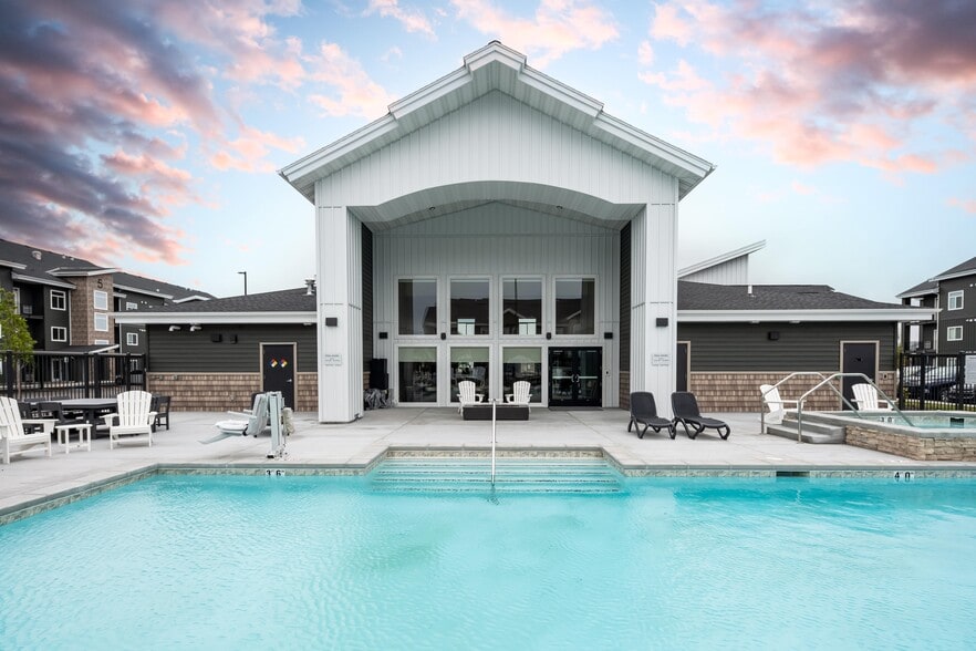 More Photos Of 3040 S South Fork Blvd, Idaho Falls Apartments For Sale