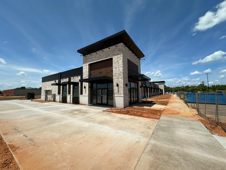 More Photos Of 2441 Whiskey Rd, Aiken Unknown For Lease