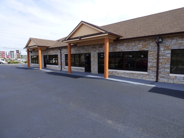 More Photos Of 12278 E Colonial Dr, Orlando Office For Lease