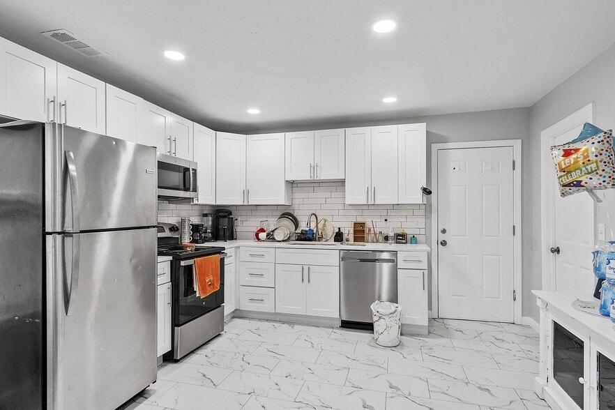 More Photos Of 36-38 Houghton St, Worcester Apartments For Sale