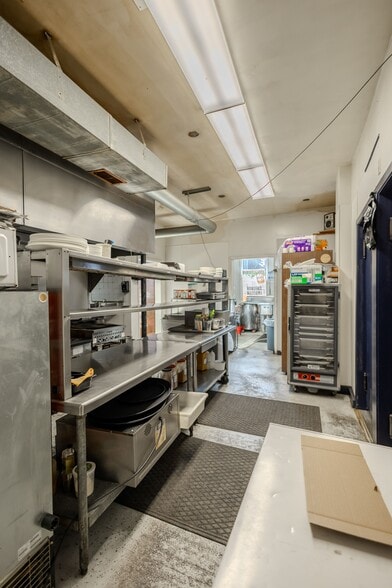 More Photos Of 1525 16th St, Central City General Retail For Sale