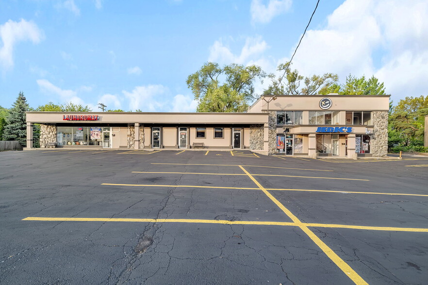 Primary Photo Of 2357 Plainfield Rd, Crest Hill General Retail For Lease