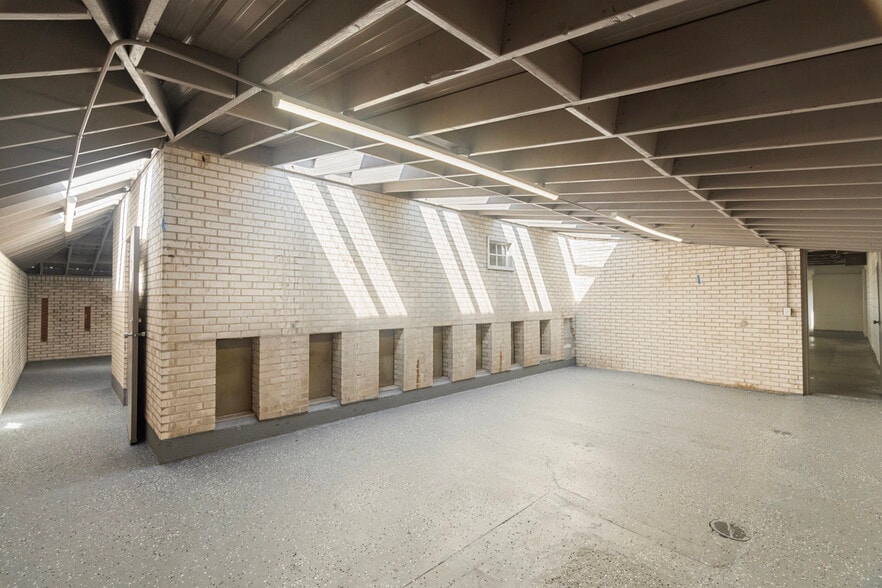 More Photos Of 6363 Lincoln Hwy, Matteson Office For Sale