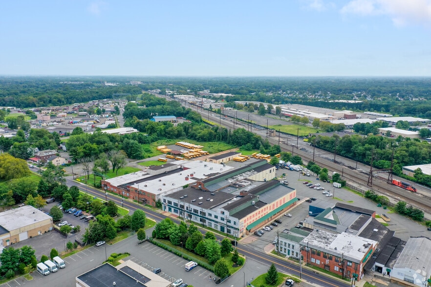 More Photos Of 200 Whitehead Rd, Hamilton Light Distribution For Lease