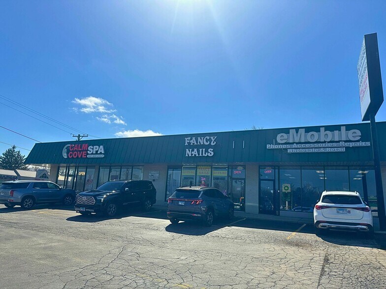 More Photos Of 379-383 E North Ave, Villa Park Freestanding For Lease