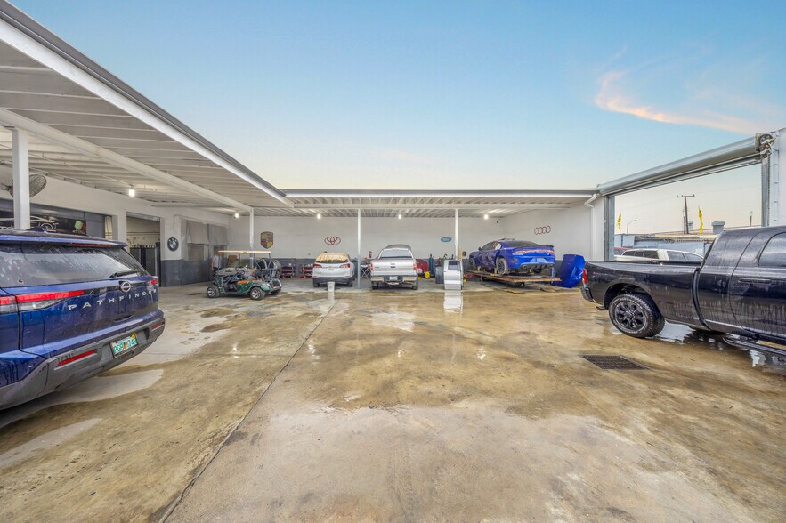 More Photos Of 1025 E 45th St, Hialeah Auto Salvage Facility For Sale
