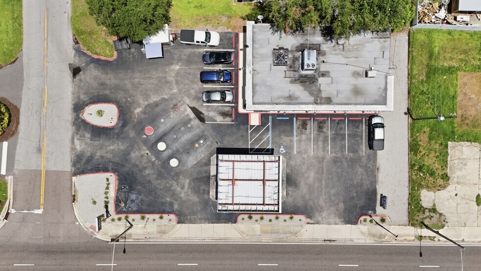 More Photos Of 718 13th St, Saint Cloud Convenience Store For Sale